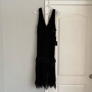 NEVER WORN Lulus Black Midi Dress